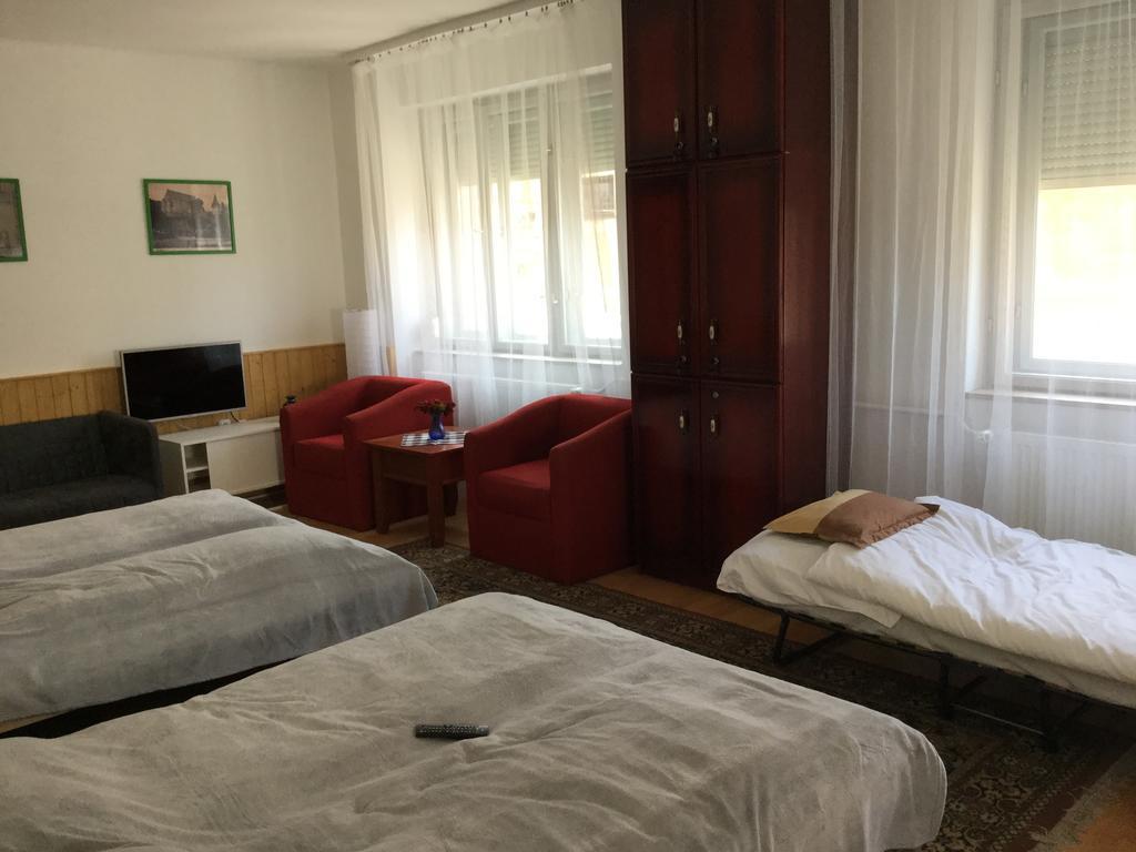 Avas Apartman Mişcolţ Exterior foto