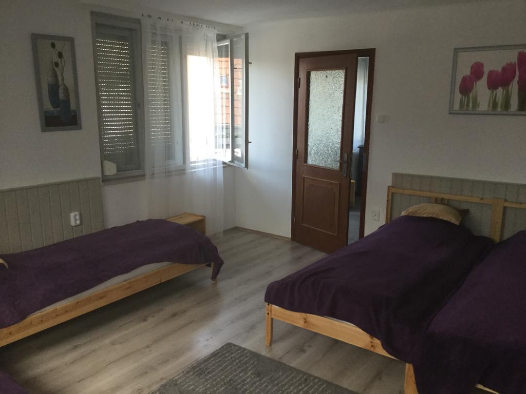 Avas Apartman Mişcolţ Exterior foto